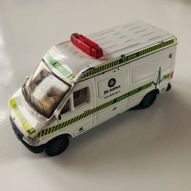 Siku Ambulance St John’s 0805