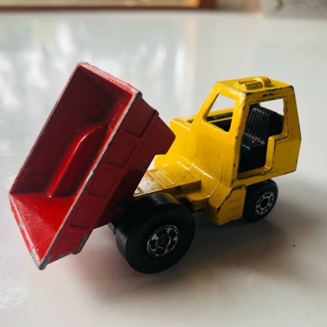 vintagetoy_12500.jpg