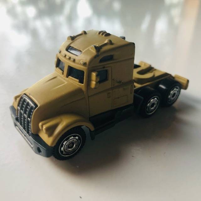 MB Tractor Cab 2004