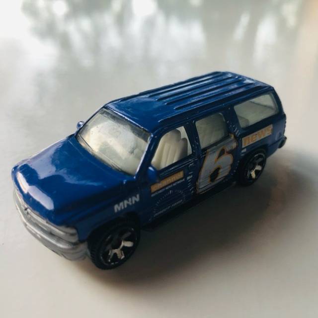 MB 2000 Chevrolet Suburban 1999 MB436