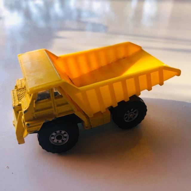 Maisto Dump Truck
