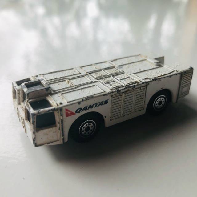 Realtoy Qantas Airport truck