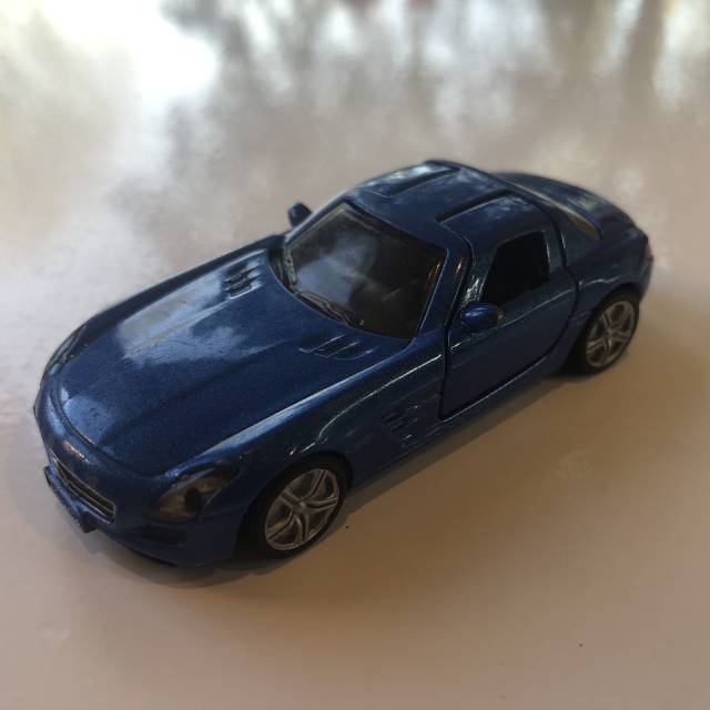 Siku Mercedes-Benz SLS AMG