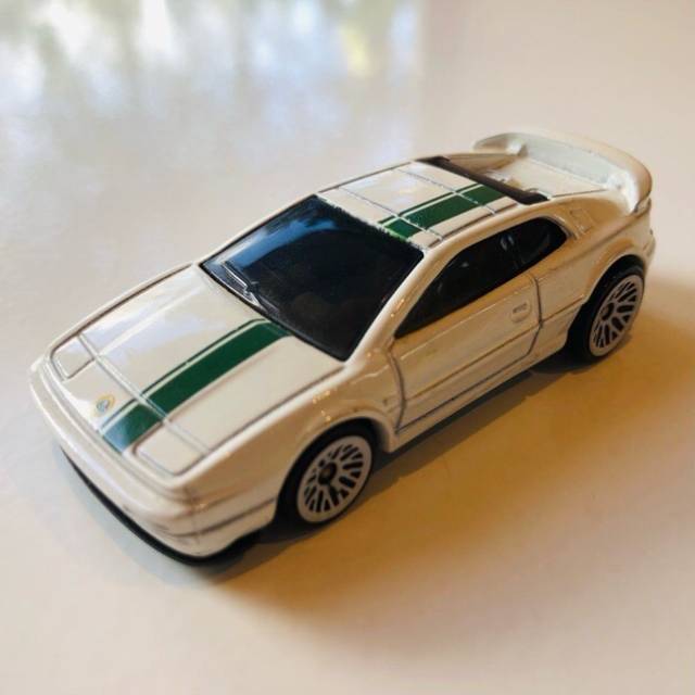 HL White Lotus Esprit 2001