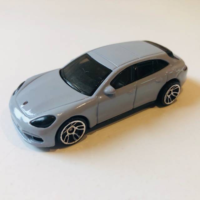 HL Porsche Panamera Turbo S E- Hybrid Sport...