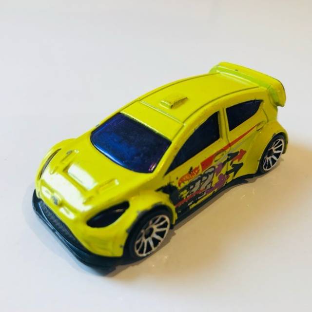 HL ‘12 Ford Fiesta Yellow 2011 Thailand