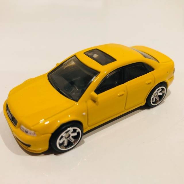 HL Premium Audi S4 Quattro Yellow GRJ69 2020...