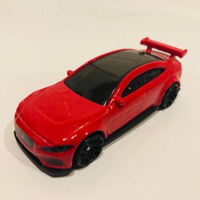 HL Jaguar XE SV Project 8 Red FYB40 2018 Mal...