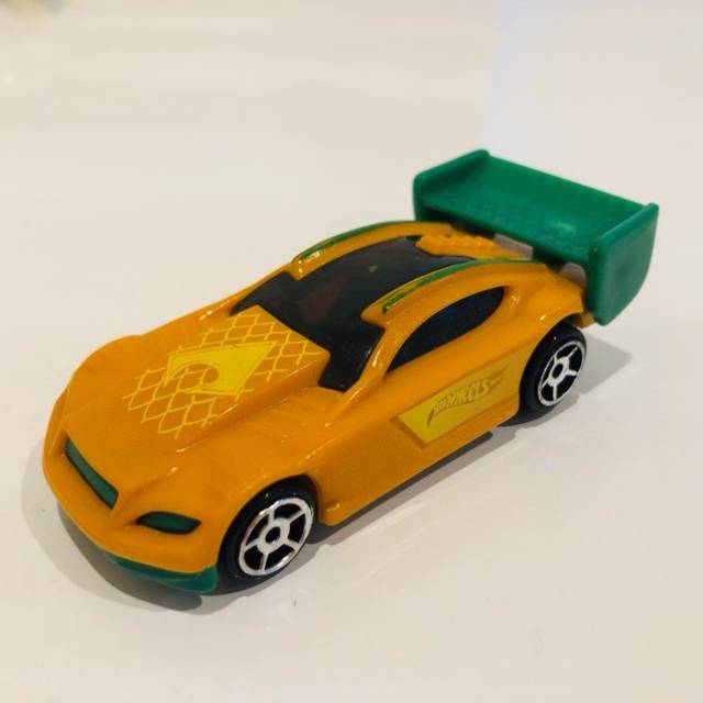 HL McDonalds 2016 DC Comics Yellow Green Spe...