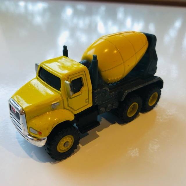 Tonka - Funrise Cement Truck -Yellow