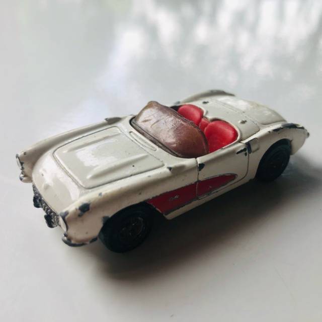 MB ‘57 Corvette White Red 1996
