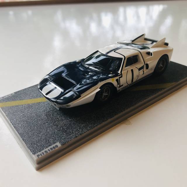 SPARK Ford GT40 MK II LM1965 BiZaRrE PITS1980