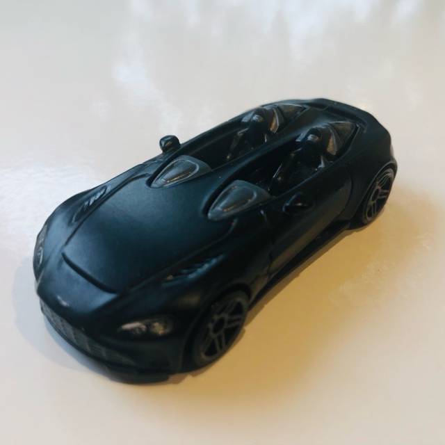 HL Aston Martin V12 Speedster Black GRX58 20...