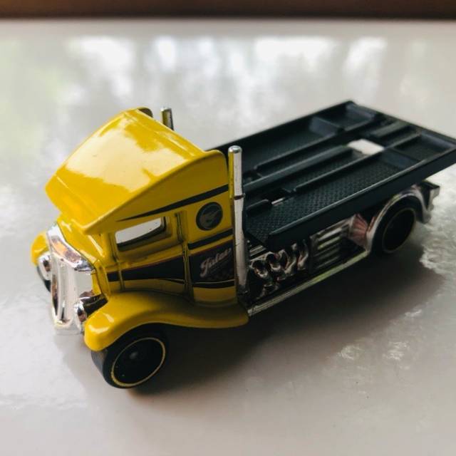 HL Yellow Fast Bed Hauler (Jules) 2018