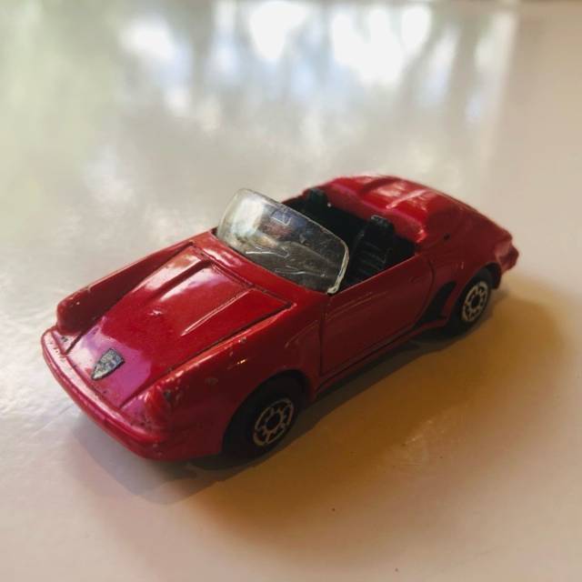 Maisto Porsche 911 Speedster Red
