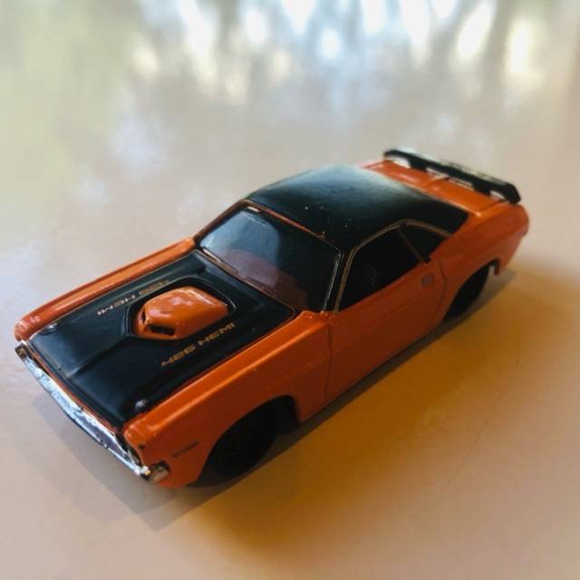 Maisto 1970 Dodge Challenger RT 2009 Orange