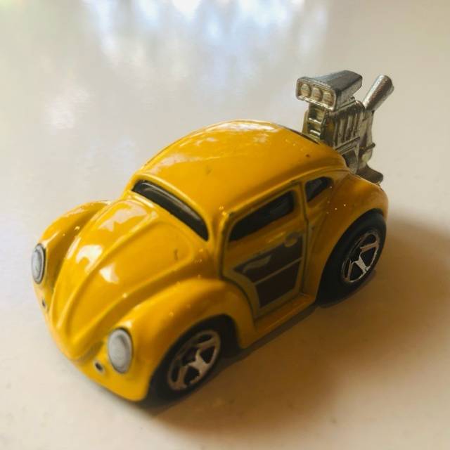HL Volkswagen Beetle Yellow Pannel 2016 Mala...