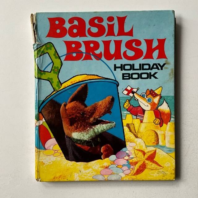 Basil Brush HOLIDAY BOOK BBC