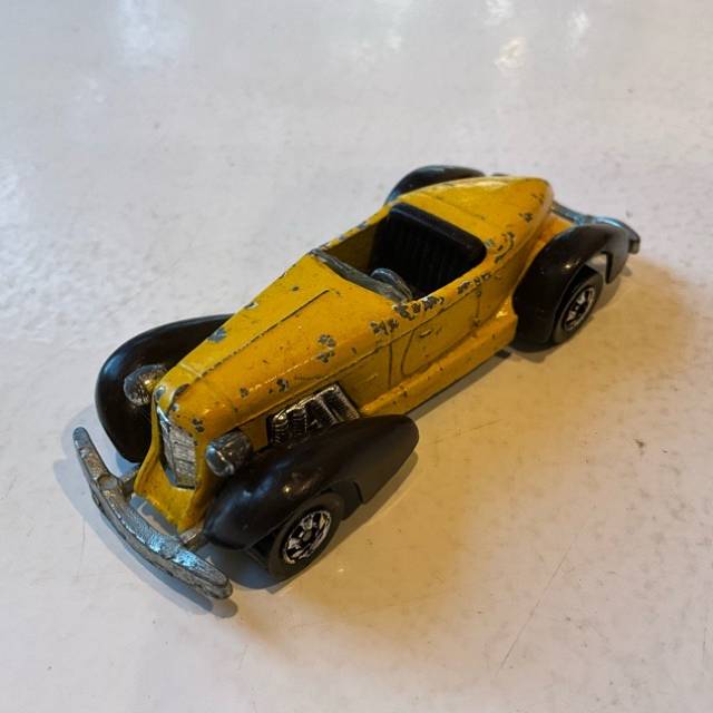 HL Auburn 852 Yellow and Black 1978 Honk Kong