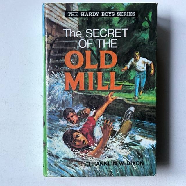 THE HARDY BOYS SERIES - The SECRET OF THE OL...