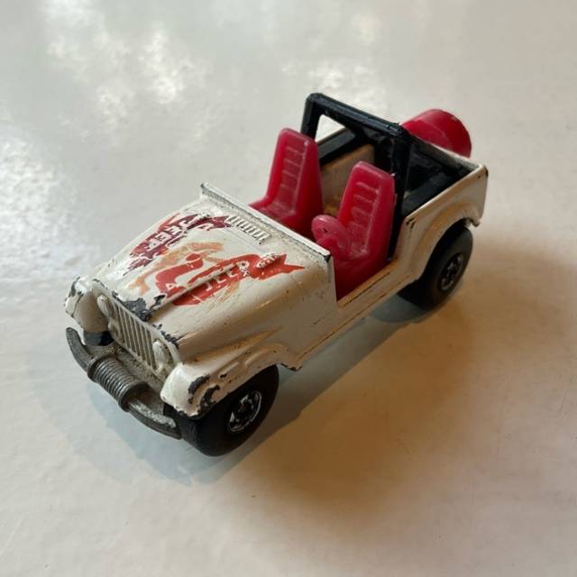 HL Jeep White 1981