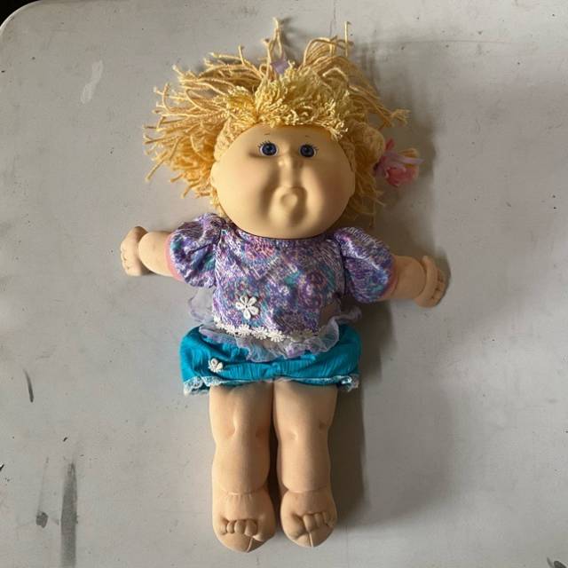 Cabbage Patch Kids Doll 1990 - Blue Eyes Blo...