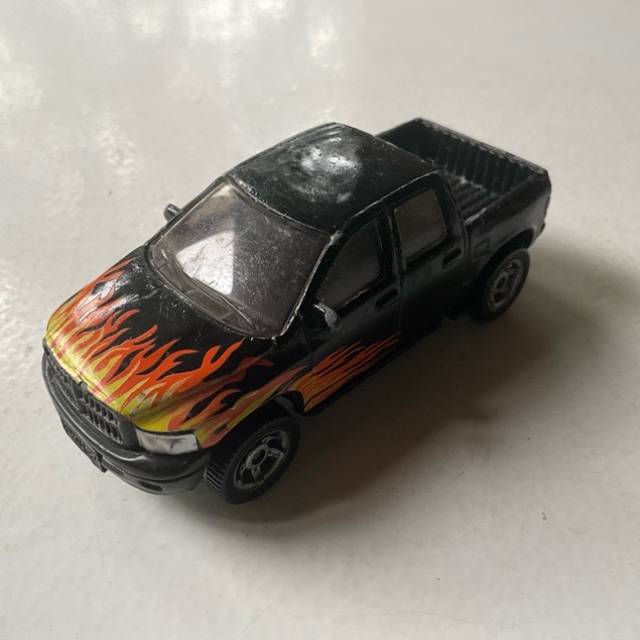 SIKU MOUNTY 0868 Black with Flames