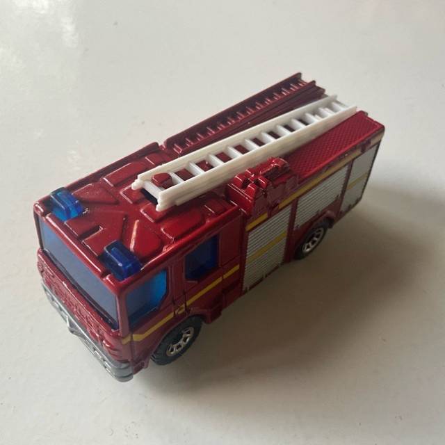 MB DENNIS SABRE FIRE TRUCK 1998