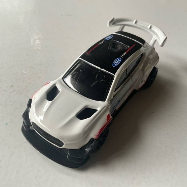 HL Ford Mustang Mach-E 1400 White HCT06 2021...
