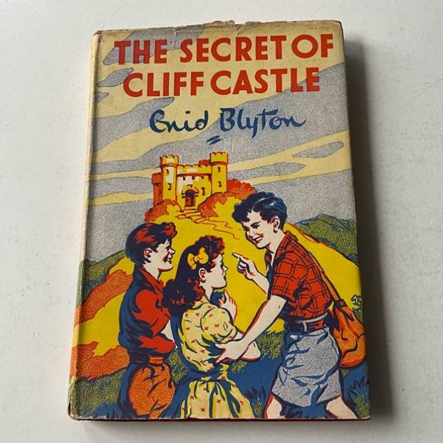 THE SECRET OF CLIFF CASTLE - ENID BLYTON 1953