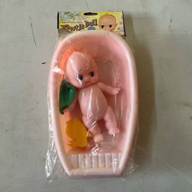 Kewtie doll in bath - mint in closed packagi...