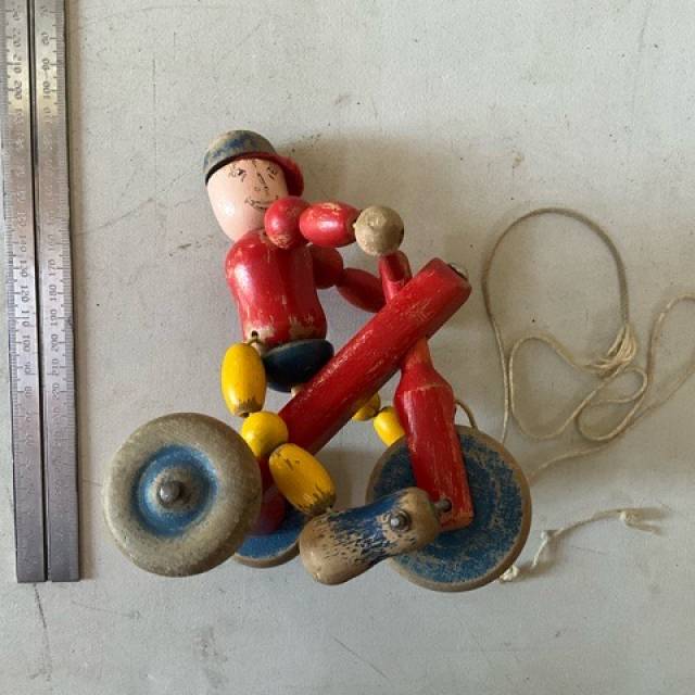 Buzzy Bee - Child on Bike 1940s (RARE) (PAM)