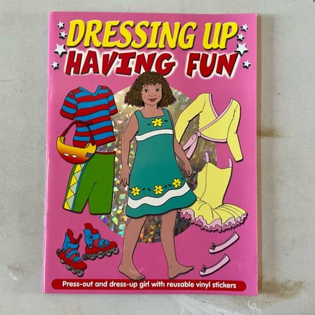 DRESSING UP HAVING FUN - Paper Dolls 2001