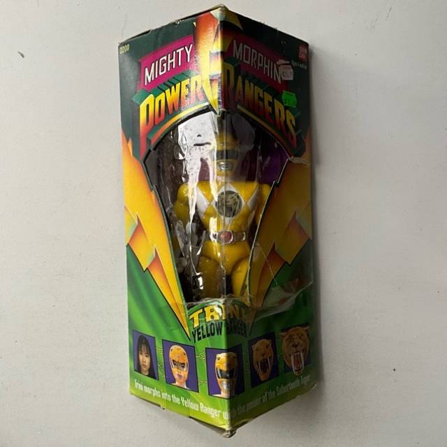 Mighty Morphin Power Rangers Yellow Ranger A...