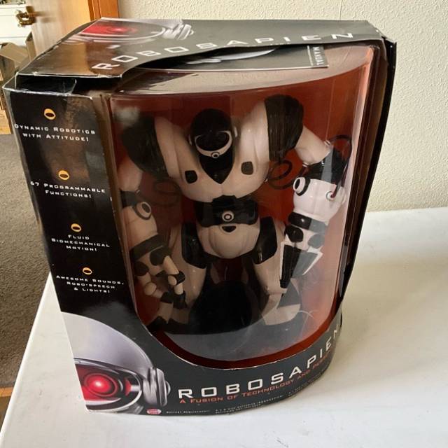 Robosapien Biomorphic Humanoid Toy Robot Rem...