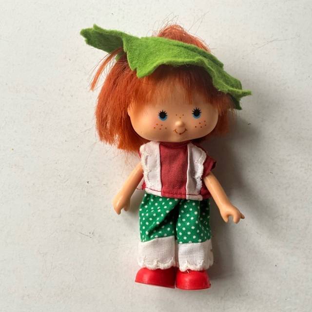 Strawberry Shortcake Doll Short red hair wit...