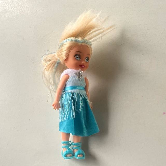 ZURU Sparkle Girls Winter Princess Blue (13c...