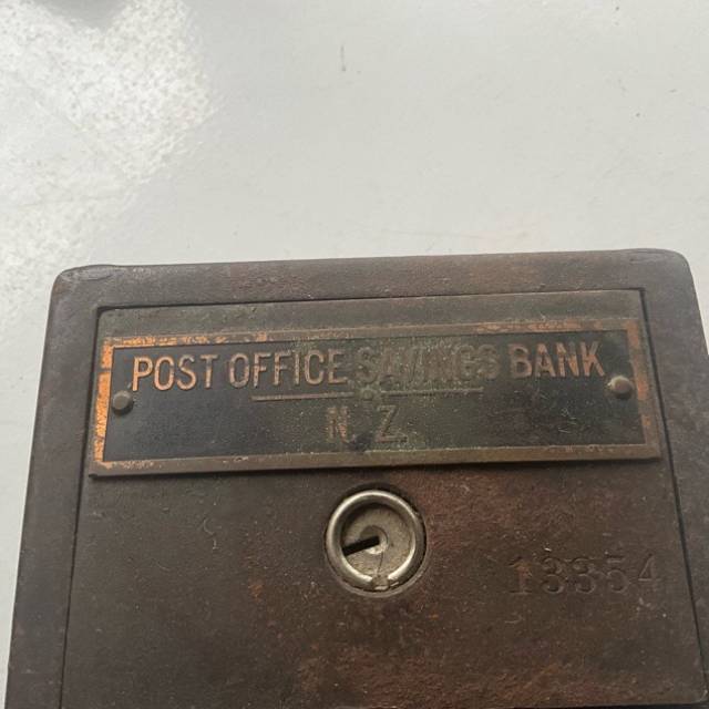 Money Box - POST OFFICE SAVINGS BANK NZ (133...
