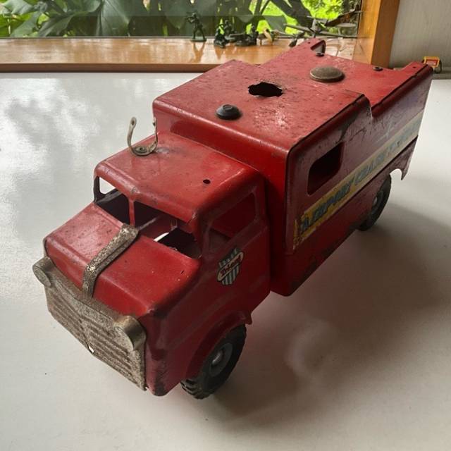 Tri Ang Tinplate - Airport Crash Tender (37c...