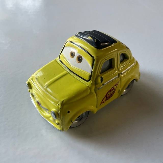Disney Cars W2007 Luigi Fiat (MINI)