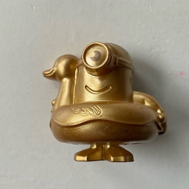 McDonalds 2019 GOLD Minions w Duck Inner Tub...