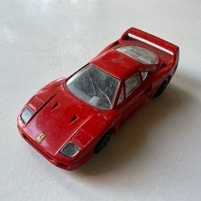 Burago - FERRARI F40 1:43 (Italy)