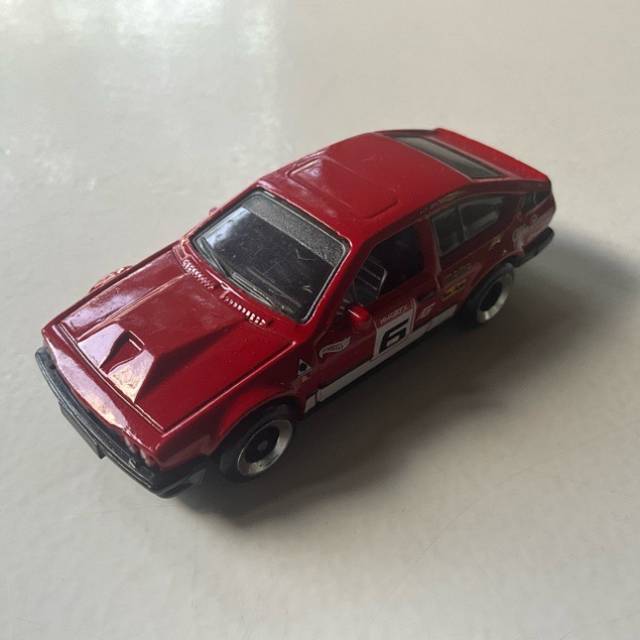 HL Alfa Romeo GTV6 3.0 Red (6) HKG48 2022 Ma...