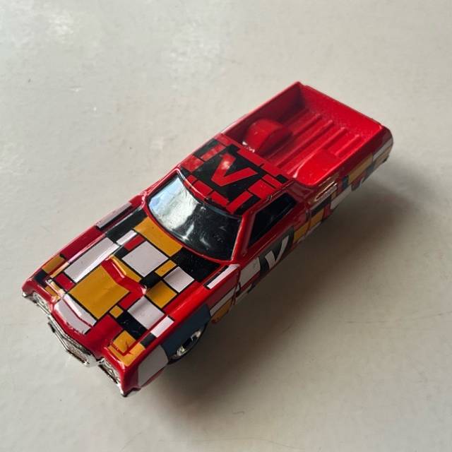 HL ‘72 Ford Ranchero Red Art Car 2008 Mala...