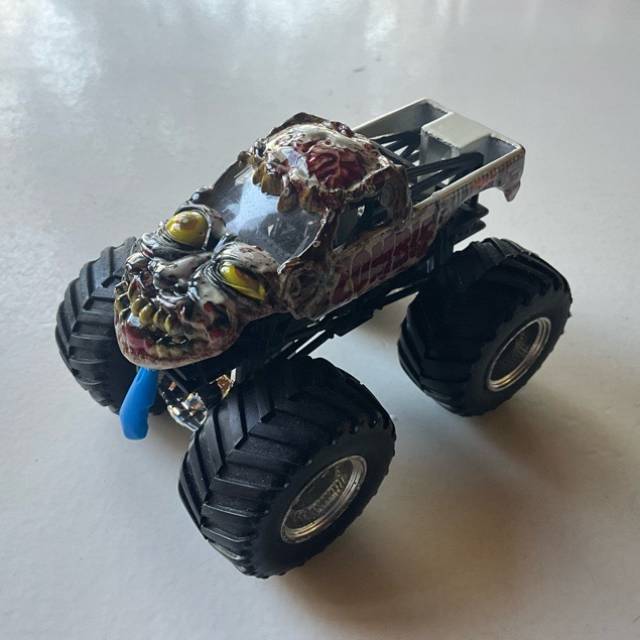 HL ZOMBIE - Monster Truck