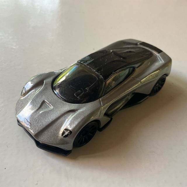 HL Aston Martin Valhalla Silver HCV69 2021 M...