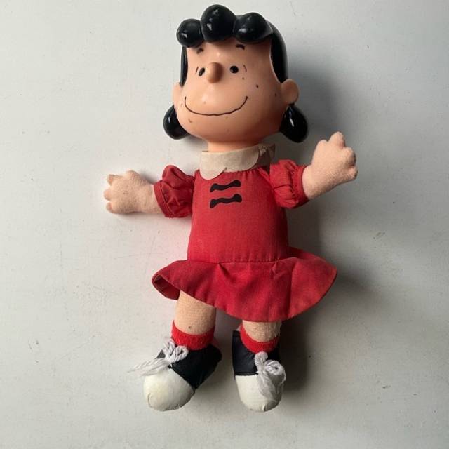 Lucy Doll Charlie Brown Peanuts 10-Inch Plas...