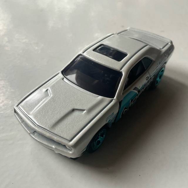 HL ‘08 Dodge Challenger SRT8 White MOPAR I...