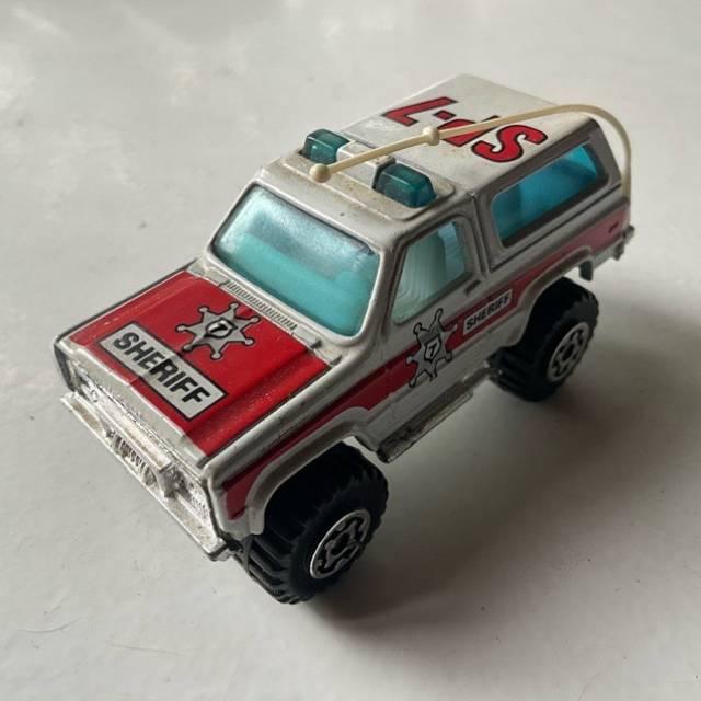 MB 4x4 CHEVY BLAZER White SHERIFF (SILVER BA...