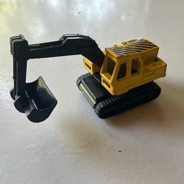 MB EXCAVATOR Yellow 1980